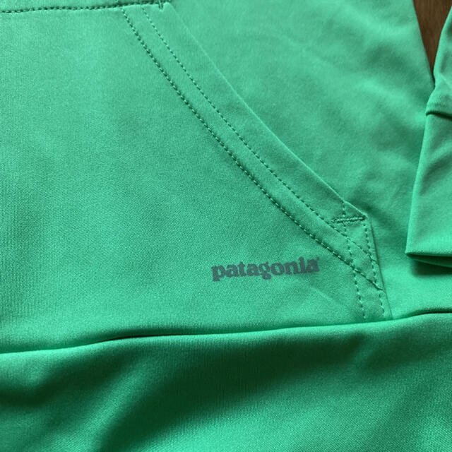 patagonia(パタゴニア)のパタゴニア　ラッシュガード　12M キッズ/ベビー/マタニティのベビー服(~85cm)(Ｔシャツ)の商品写真