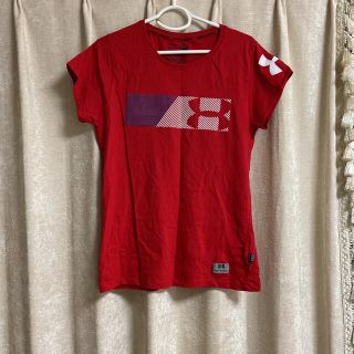 アンダーアーマー(UNDER ARMOUR)のレディース　Tシャツ　赤(Tシャツ(半袖/袖なし))
