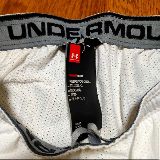 UNDER ARMOUR(アンダーアーマー)の【新品】UNDER ARMOUR　メンズ　ハーフパンツ メンズのパンツ(ショートパンツ)の商品写真