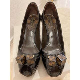 ルイヴィトン(LOUIS VUITTON)の【美品】ルイヴィトン　パンプス　35(ハイヒール/パンプス)