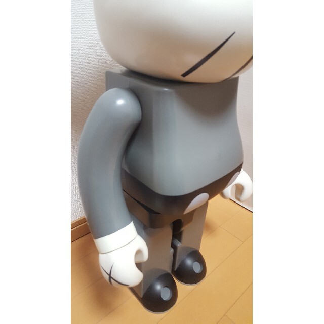 MEDICOM TOY(メディコムトイ)のBE@RBRICK KAWS 1000% ﾍﾞｱﾌﾞﾘｯｸ メディコムトイ エンタメ/ホビーのフィギュア(その他)の商品写真