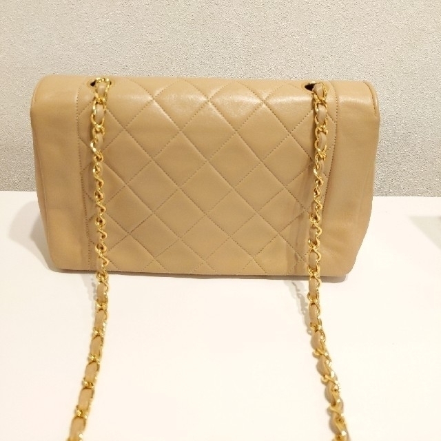 CHANEL(シャネル)の【専用です】ヴィンテージシャネル マトラッセ ベージュ レディースのバッグ(ハンドバッグ)の商品写真