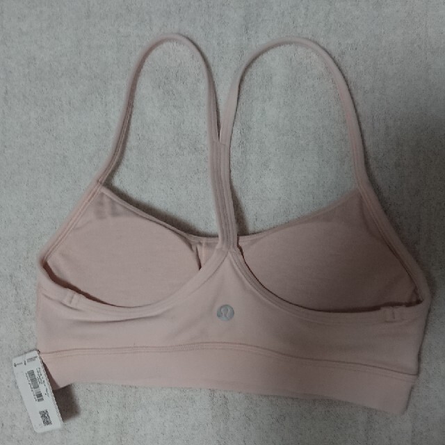 lululemon(ルルレモン)の《ルルレモン》Flow Y Bra サイズ◆4 スポーツ/アウトドアのトレーニング/エクササイズ(ヨガ)の商品写真