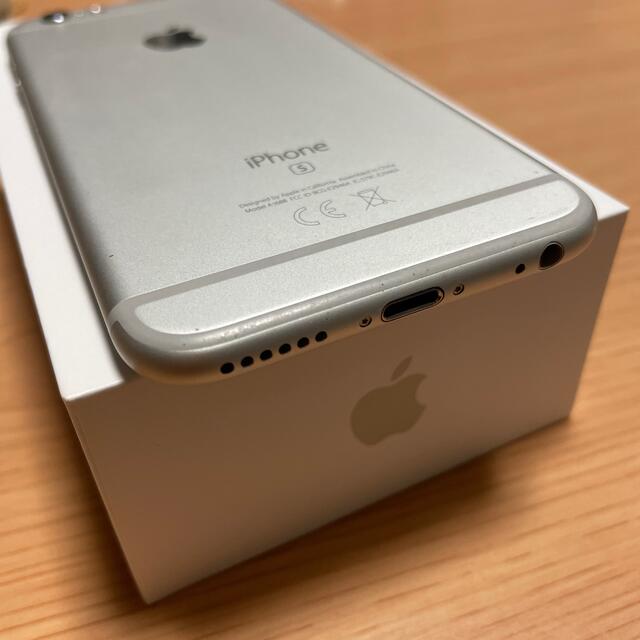 iPhone(アイフォーン)のiPhone6s silver 32G SIMロック解除済み　本体 スマホ/家電/カメラのスマートフォン/携帯電話(スマートフォン本体)の商品写真