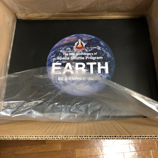 ☆新品☆ ベアブリック アース earth 1000% メディコムトイ 25th エンタメ/ホビーのフィギュア(その他)の商品写真