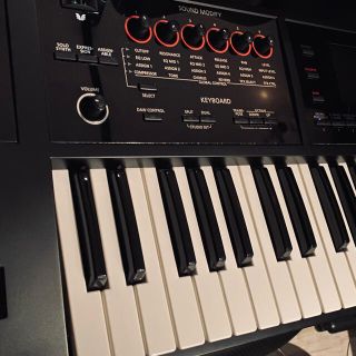 ローランド(Roland)のRoland FA-06 ミュージックワークステーション(キーボード/シンセサイザー)