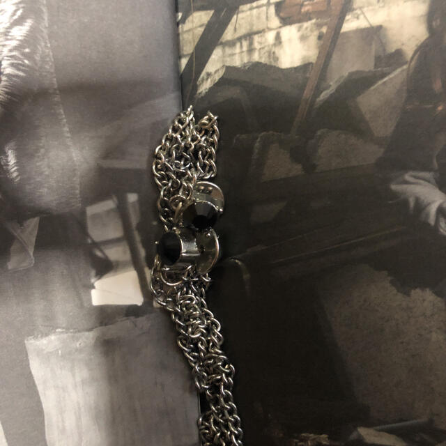 Roen(ロエン)のオニキス コサージュ メンズのアクセサリー(ネックレス)の商品写真