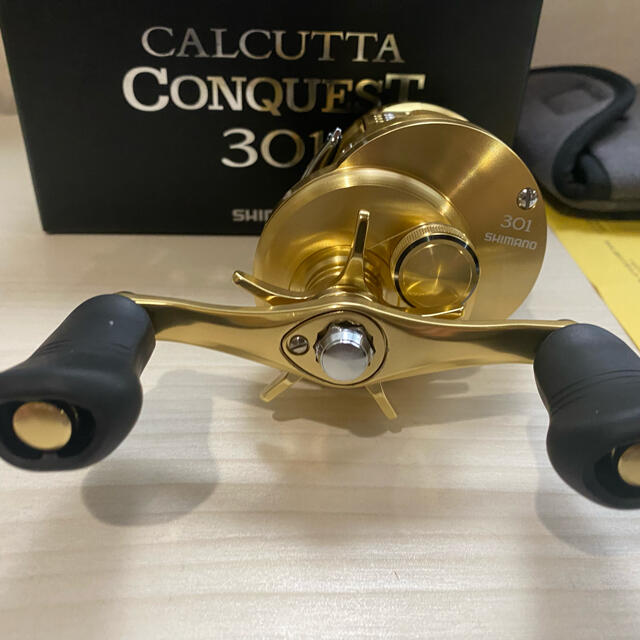 シマノ 18カルカッタ コンクエスト 301 新品同様 シマノ 18カルカッタ コンクエスト 301 新品同様