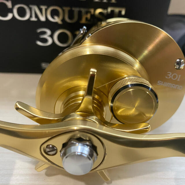 シマノ 18カルカッタ コンクエスト 301 新品同様 シマノ 18カルカッタ コンクエスト 301 新品同様