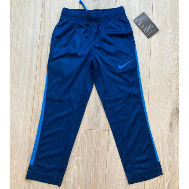 NIKE(ナイキ)の110cm ナイキ DRY-FIT TROPHY PANT(新品送料込) キッズ/ベビー/マタニティのキッズ服男の子用(90cm~)(パンツ/スパッツ)の商品写真