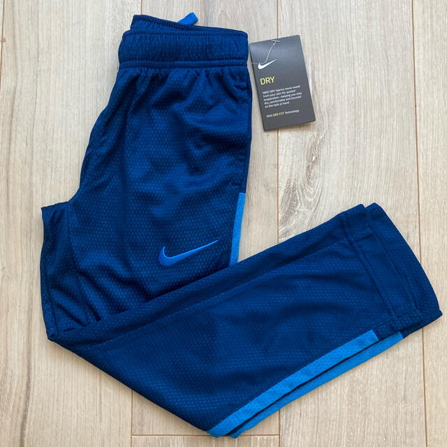 NIKE(ナイキ)の110cm ナイキ DRY-FIT TROPHY PANT(新品送料込) キッズ/ベビー/マタニティのキッズ服男の子用(90cm~)(パンツ/スパッツ)の商品写真