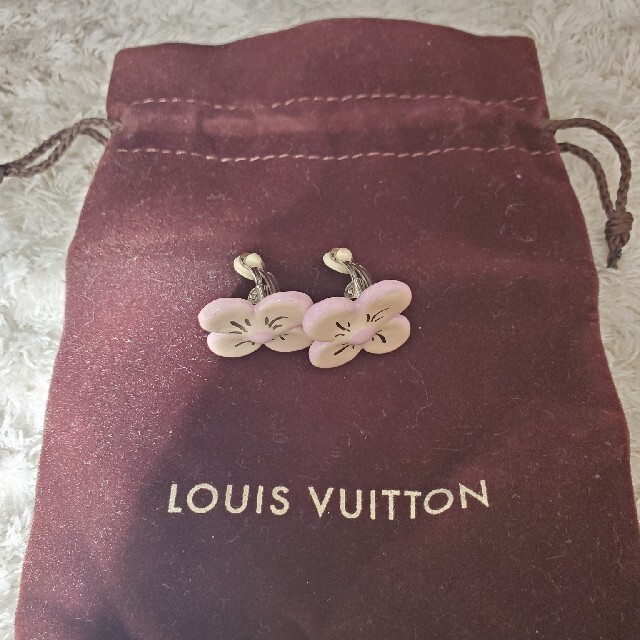 LOUIS VUITTON(ルイヴィトン)のルイヴィトン　陶器の可愛いイヤリング レディースのアクセサリー(イヤリング)の商品写真