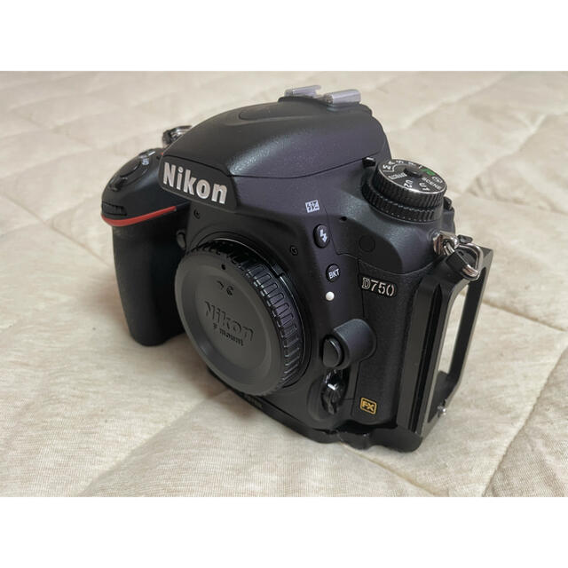 D750