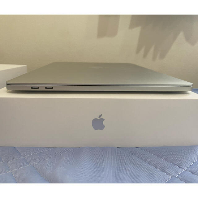Mac (Apple)(マック)の【美品】2019MacBookPro13インチ16GB 512GB シルバー スマホ/家電/カメラのPC/タブレット(ノートPC)の商品写真