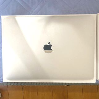 マック(Mac (Apple))の【美品】2019MacBookPro13インチ16GB 512GB シルバー(ノートPC)