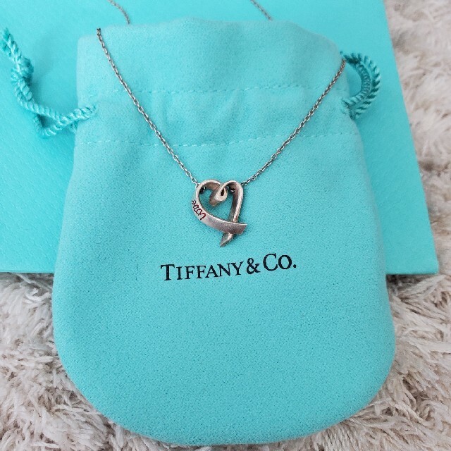 Tiffany & Co.(ティファニー)のティファニー　ラビングハートペンダント　スモールレッドエナメルフィニッシュネック レディースのアクセサリー(ネックレス)の商品写真