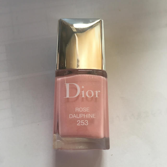 Christian Dior(クリスチャンディオール)のディオール マニキュア 235 コスメ/美容のネイル(マニキュア)の商品写真