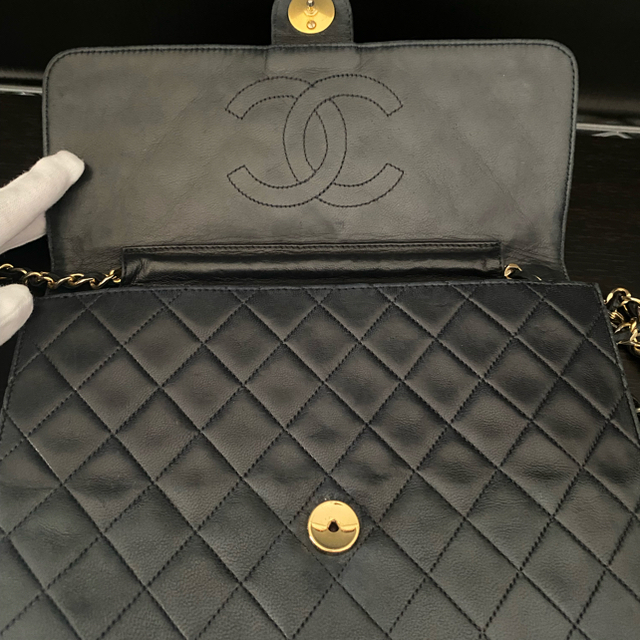 CHANEL(シャネル)のシャネル　ヴィンテージマトラッセ　プッシュロック レディースのバッグ(ショルダーバッグ)の商品写真