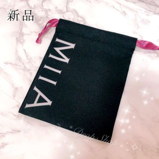 ミーア(MIIA)の𓊆 新品 ♡ MIIA ピンクヒモ巾着ポーチ 𓊇 (ポーチ)