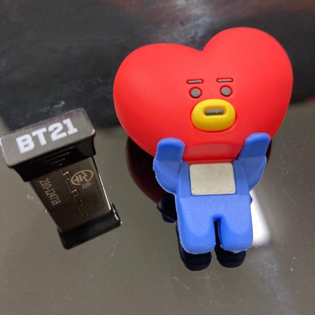 防弾少年団(BTS)(ボウダンショウネンダン)のBT21  TATA ワイヤレスキーボード スマホ/家電/カメラのPC/タブレット(PC周辺機器)の商品写真