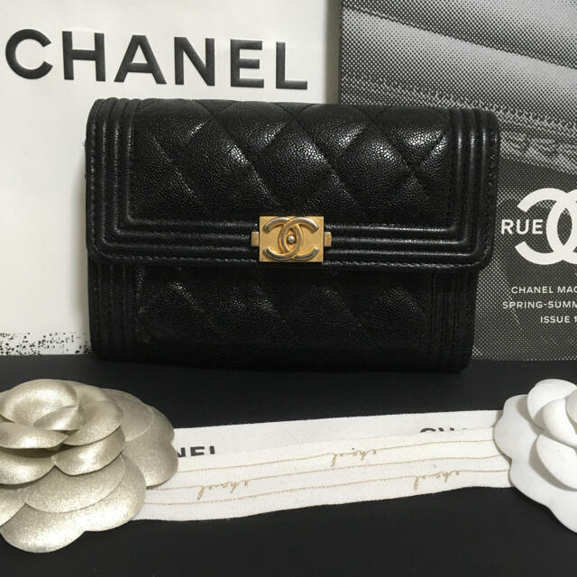 美品 レア CHANEL ボーイシャネル キャビアスキン シェブロン 三つ折り