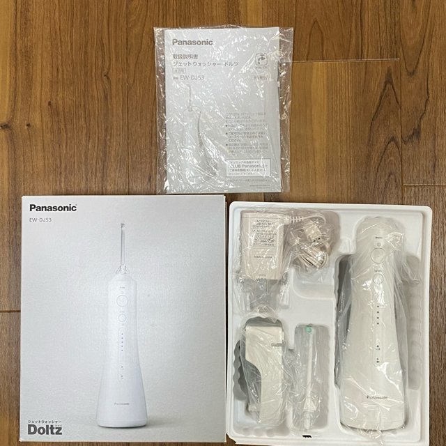 Panasonic(パナソニック)のパナソニック ジェットウォッシャー ドルツ コードレス 白 EW-DJ53-W コスメ/美容のオーラルケア(口臭防止/エチケット用品)の商品写真