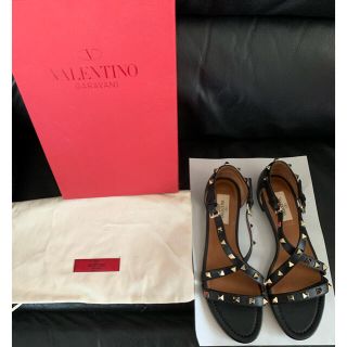 ヴァレンティノ(VALENTINO)のヴレンティノ　スタッズ　サンダル　完売品　中古　美品(サンダル)