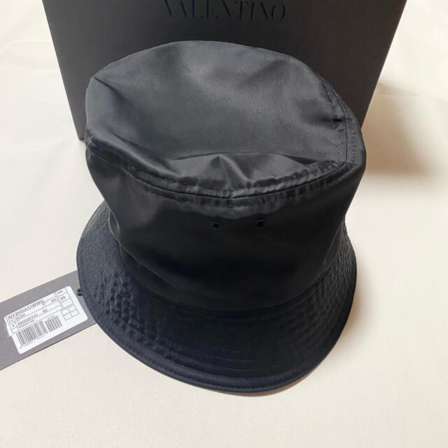 VALENTINO - 新品未使用!送料込み☆VALENTINO☆vltn bucket hatの通販