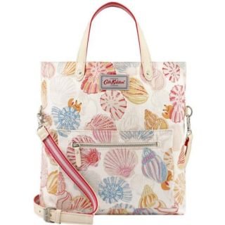 キャスキッドソン(Cath Kidston)のキャスキッドソン リバーシブルクロスボディ ヴィンテージクリーム 貝殻 やどかり(ショルダーバッグ)