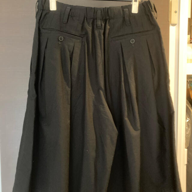 Yohji Yamamoto(ヨウジヤマモト)のヨウジヤマモト　Waist Elastin tuck Half Pants メンズのパンツ(ショートパンツ)の商品写真