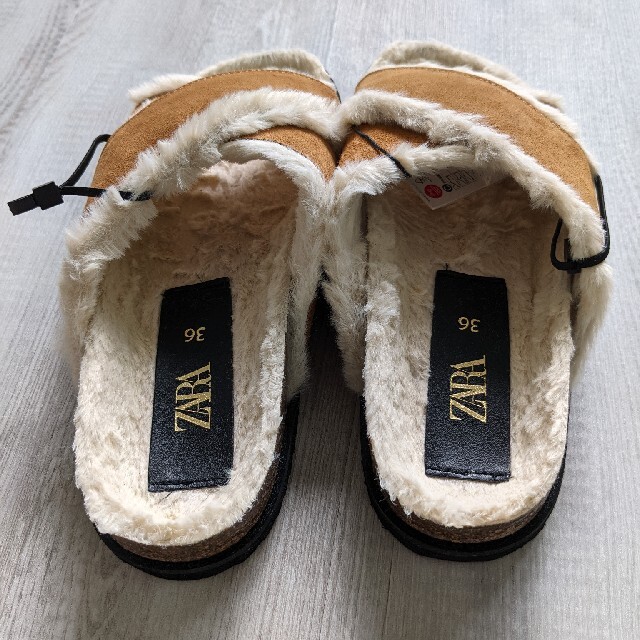 ZARA - ZARA フェイクファー フラットサンダル レザー 36サイズ ZARA - ZARA フェイクファー フラットサンダル レザー 36サイズ