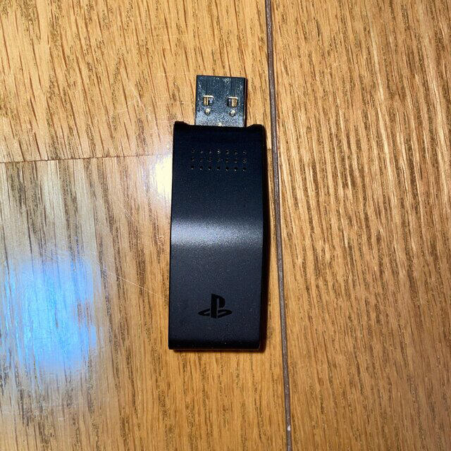 PlayStation4(プレイステーション4)のSONY CUHJ-15005 プレミアムワイヤレスサラウンドヘッドセット スマホ/家電/カメラのオーディオ機器(ヘッドフォン/イヤフォン)の商品写真