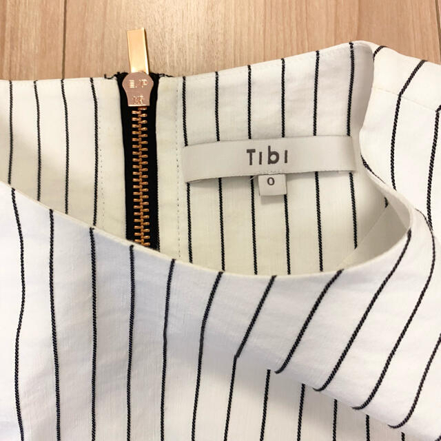 DIANE von FURSTENBERG(ダイアンフォンファステンバーグ)の出品ラスト❤️ TIBI トップス ノースリーブ  ペプラム レディースのトップス(カットソー(半袖/袖なし))の商品写真