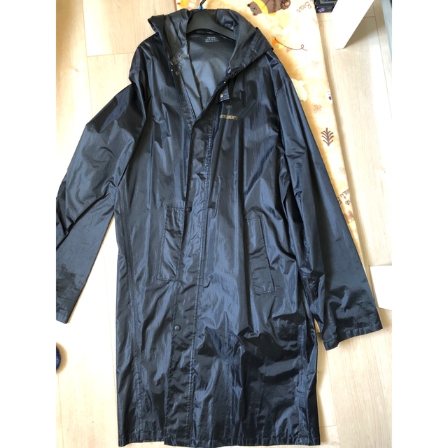 Balenciaga(バレンシアガ)の【美品】vetements raincoat メンズのファッション小物(レインコート)の商品写真