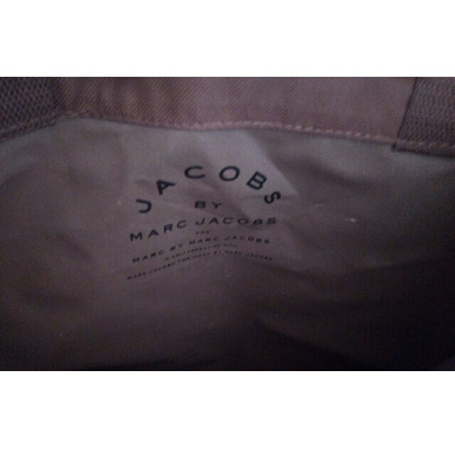 MARC BY MARC JACOBS(マークバイマークジェイコブス)のMARC JACOBS(マークバイマークジェイコブス)トートバッグ☆アクセ付き エンタメ/ホビーのエンタメ その他(その他)の商品写真