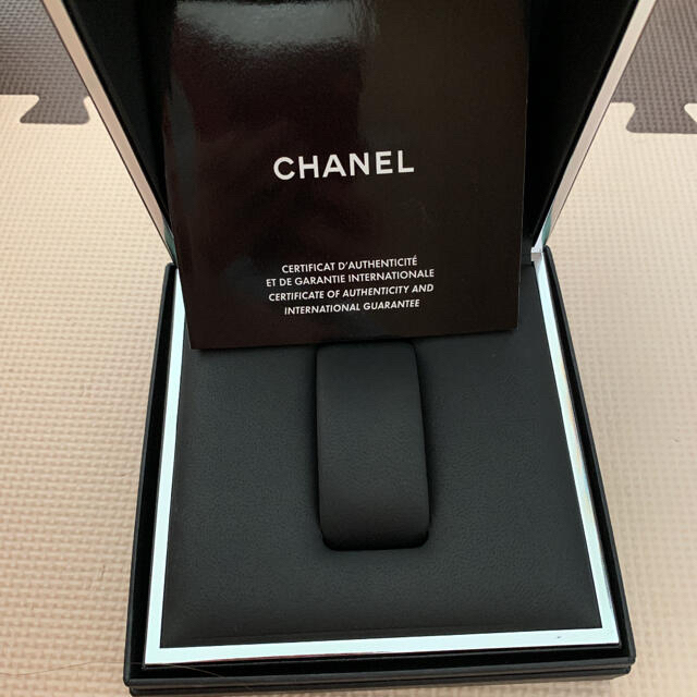 CHANEL(シャネル)のCHANEL J12 ホワイトセラミック腕時計 レディースのファッション小物(腕時計)の商品写真