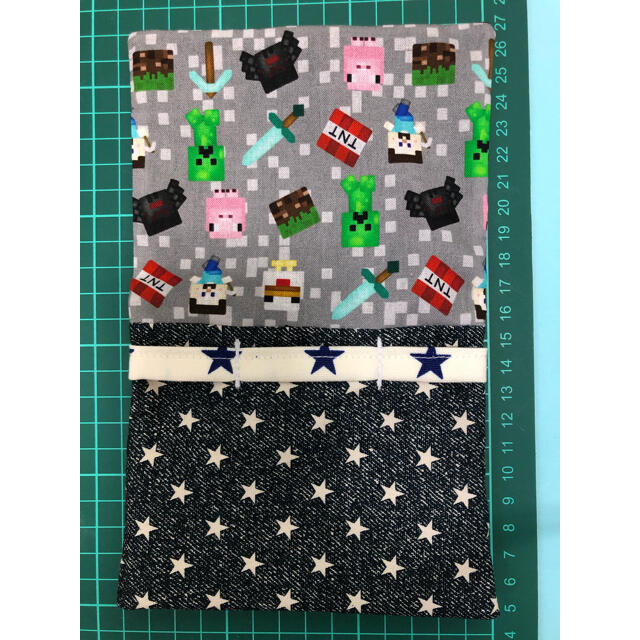 ハンドメイド　移動ポケット　マイクラ　グレー ハンドメイドのキッズ/ベビー(外出用品)の商品写真