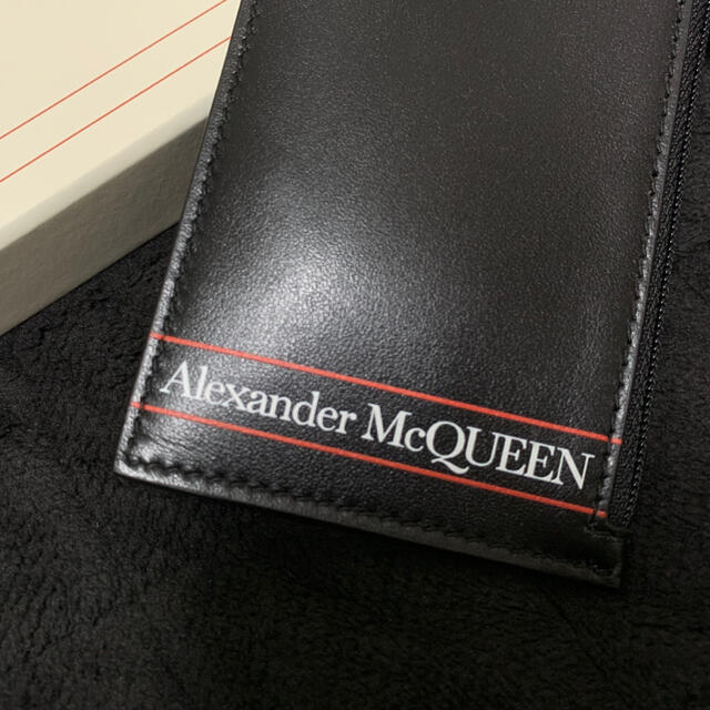 Alexander McQueen(アレキサンダーマックイーン)の【新品未使用・定価以下】アレキサンダーマックイーン ロゴ コイン カード ケース レディースのファッション小物(コインケース)の商品写真