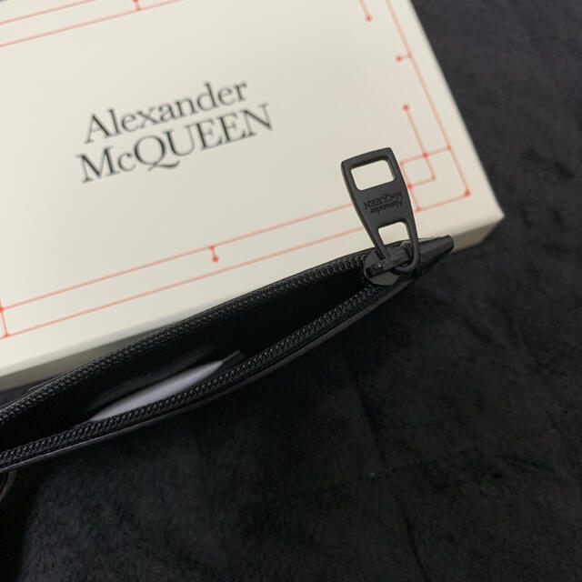 Alexander McQueen(アレキサンダーマックイーン)の【新品未使用・定価以下】アレキサンダーマックイーン ロゴ コイン カード ケース レディースのファッション小物(コインケース)の商品写真
