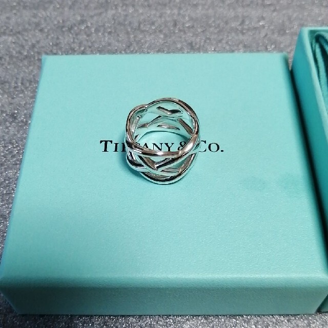 Tiffany & Co.(ティファニー)のティファニーノットリング レディースのアクセサリー(リング(指輪))の商品写真