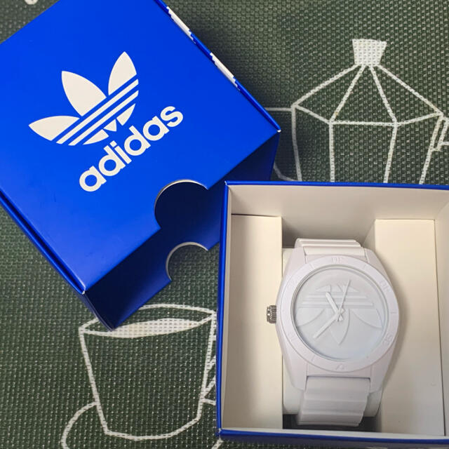 adidas(アディダス)のadidas 腕時計　ホワイト レディースのファッション小物(腕時計)の商品写真