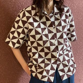 ビューティアンドユースユナイテッドアローズ(BEAUTY&YOUTH UNITED ARROWS)の＜6(ROKU)＞KIKAGAKU PRINT SHIRT ロク　シャツ(シャツ/ブラウス(半袖/袖なし))