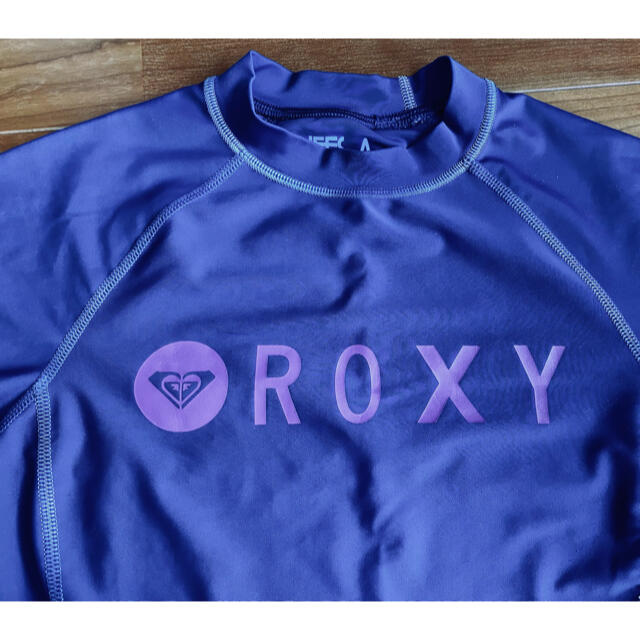 Roxy(ロキシー)のROXY ラッシュガード Mサイズ スポーツ/アウトドアのスポーツ/アウトドア その他(サーフィン)の商品写真