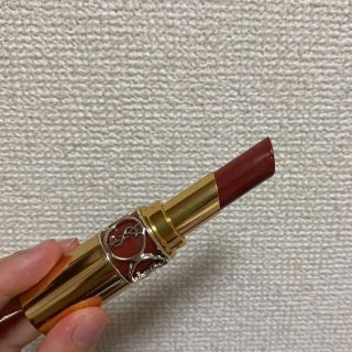 イヴサンローランボーテ(Yves Saint Laurent Beaute)のあんこ様 YSL イヴサンローラン ルージュ ヴォリュプテシャイン No.122(口紅)