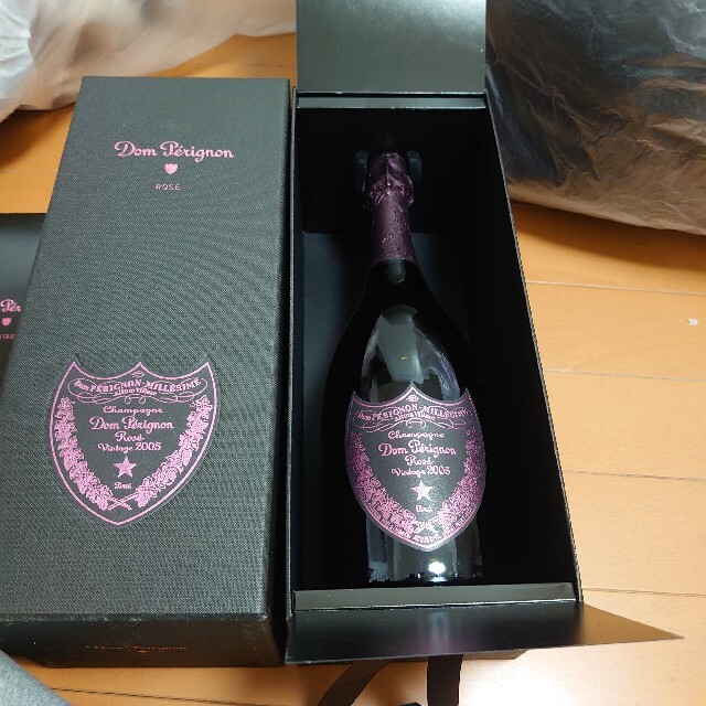 Dom Pérignon(ドンペリニヨン)のドンペリ　ピンク2005年 食品/飲料/酒の酒(シャンパン/スパークリングワイン)の商品写真