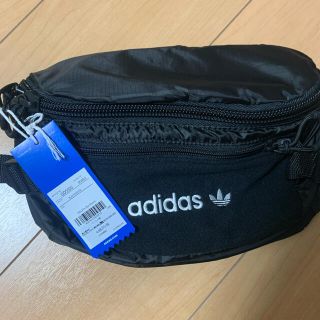 アディダス(adidas)のadidas  ボディバッグ　プレミアムエッセンシャルズ ウエストバッグ(ボディーバッグ)