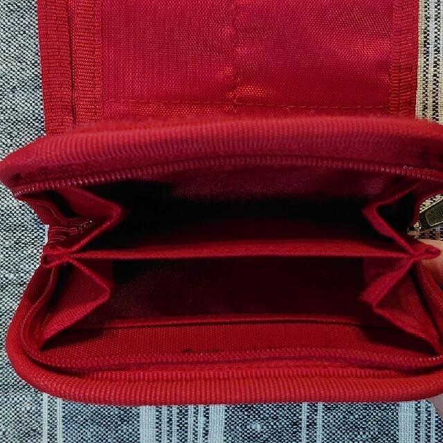 adidas(アディダス)のアディダス　ナイロン財布（赤） キッズ/ベビー/マタニティのこども用ファッション小物(財布)の商品写真