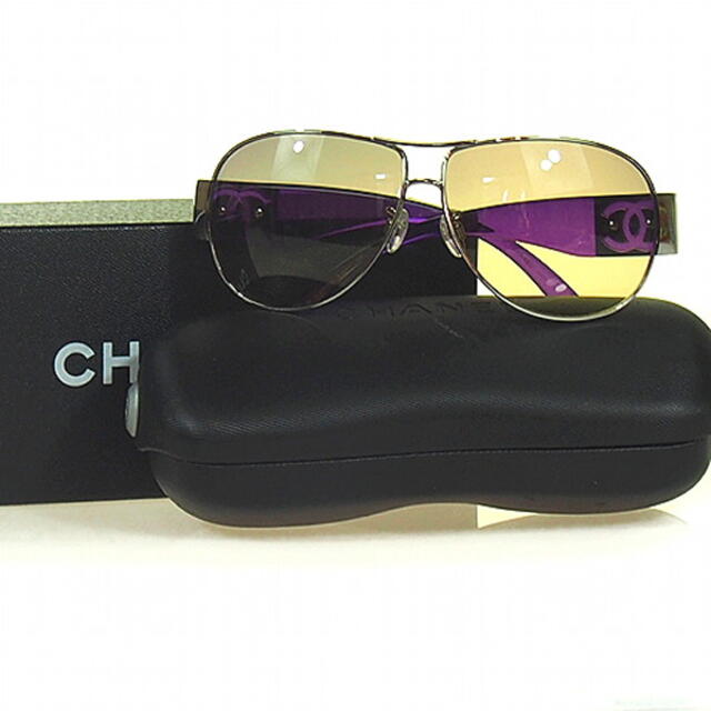 CHANEL(シャネル)のシャネル 4128 c.317/70 サングラス 紫  CHANEL レディースのファッション小物(サングラス/メガネ)の商品写真