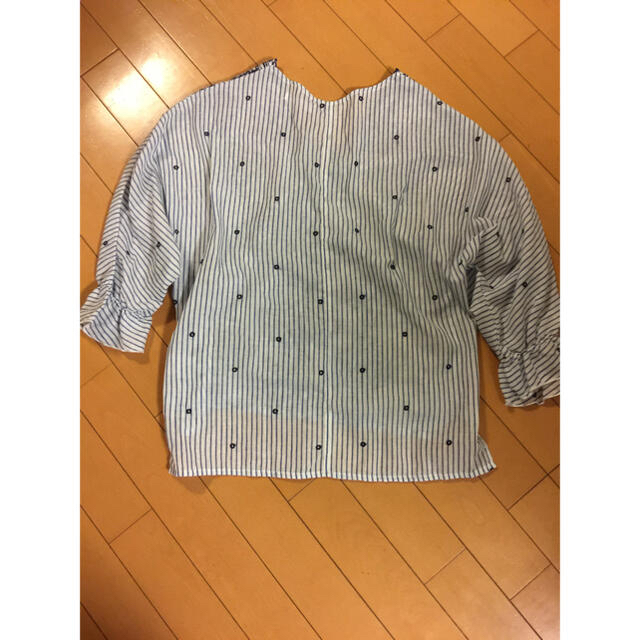 BACK NUMBER(バックナンバー)の刺繍入りカットソー レディースのトップス(シャツ/ブラウス(長袖/七分))の商品写真