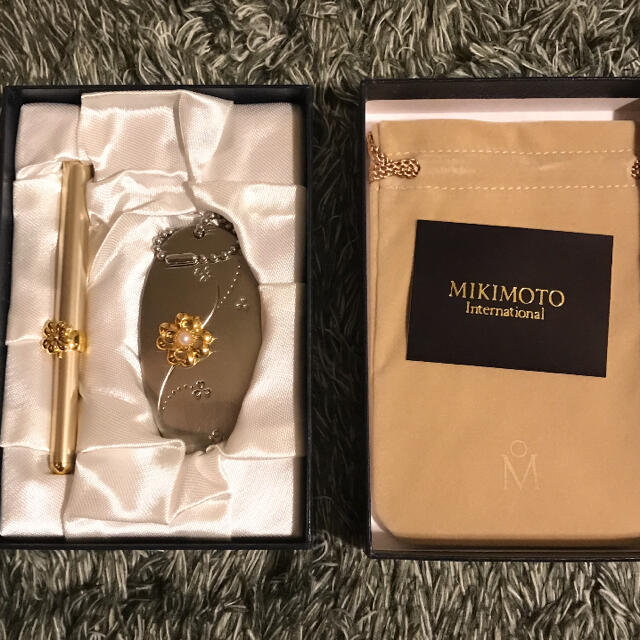 MIKIMOTO(ミキモト)のミキモト　ミラー付きリップブラシ　真珠付き コスメ/美容のメイク道具/ケアグッズ(ブラシ・チップ)の商品写真